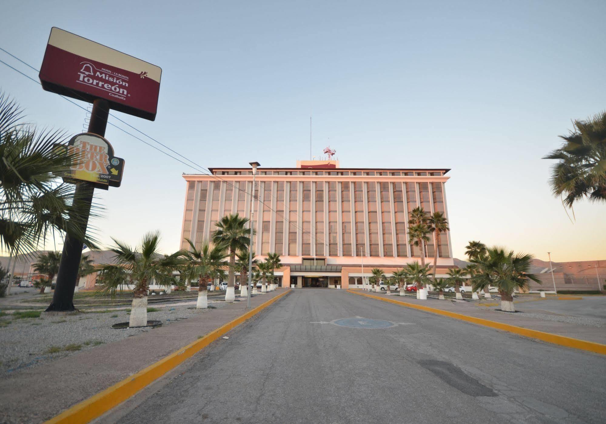 Mision Torreon Hotel Екстериор снимка